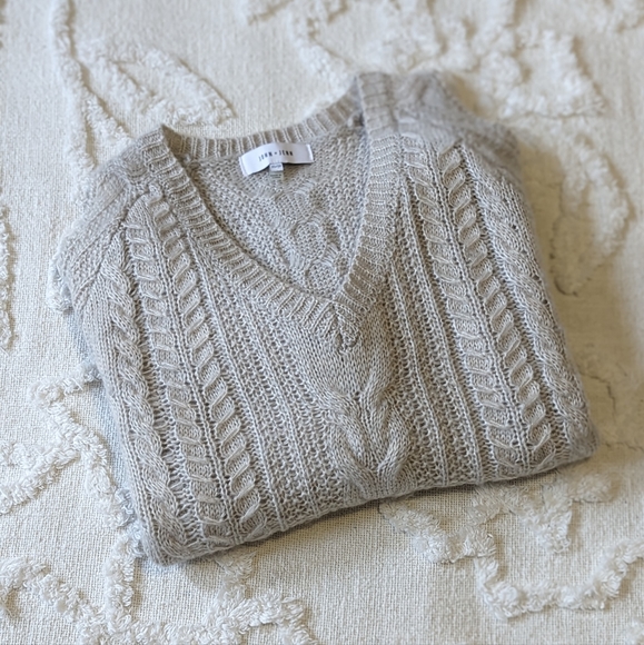 John + Jenn open shoulder v-neck sweater. Size extra small/small. - Picture 6 of 6